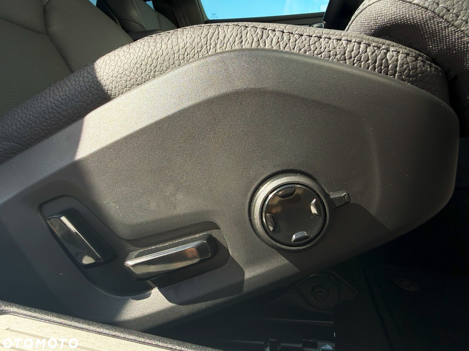 Volvo V60 Cross Country Plus B5 B AWD - 35