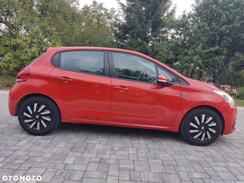 Peugeot 208 1.2 PureTech Active - 12