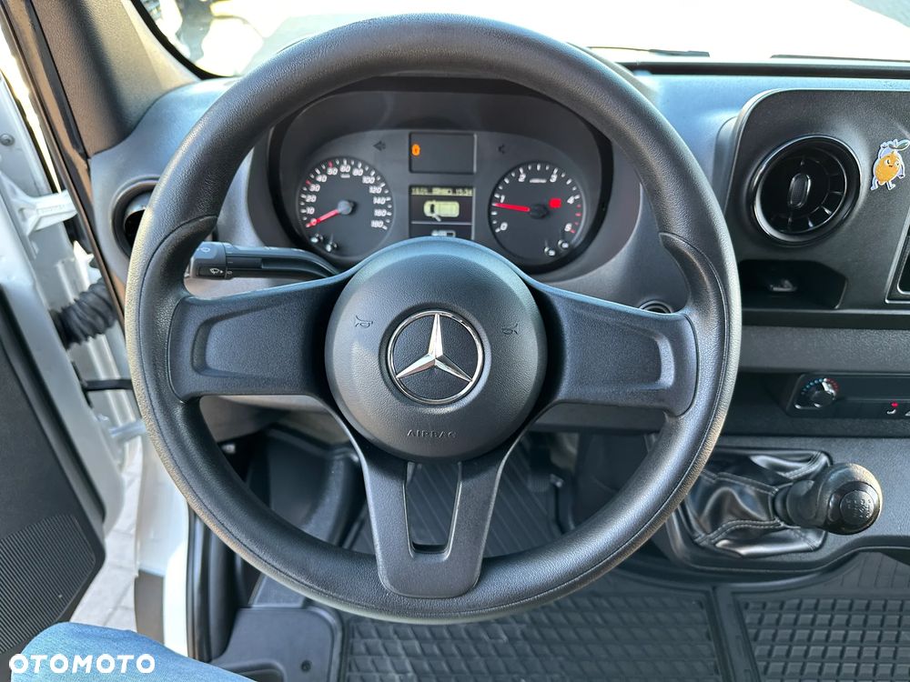 Mercedes-Benz Sprinter - 10