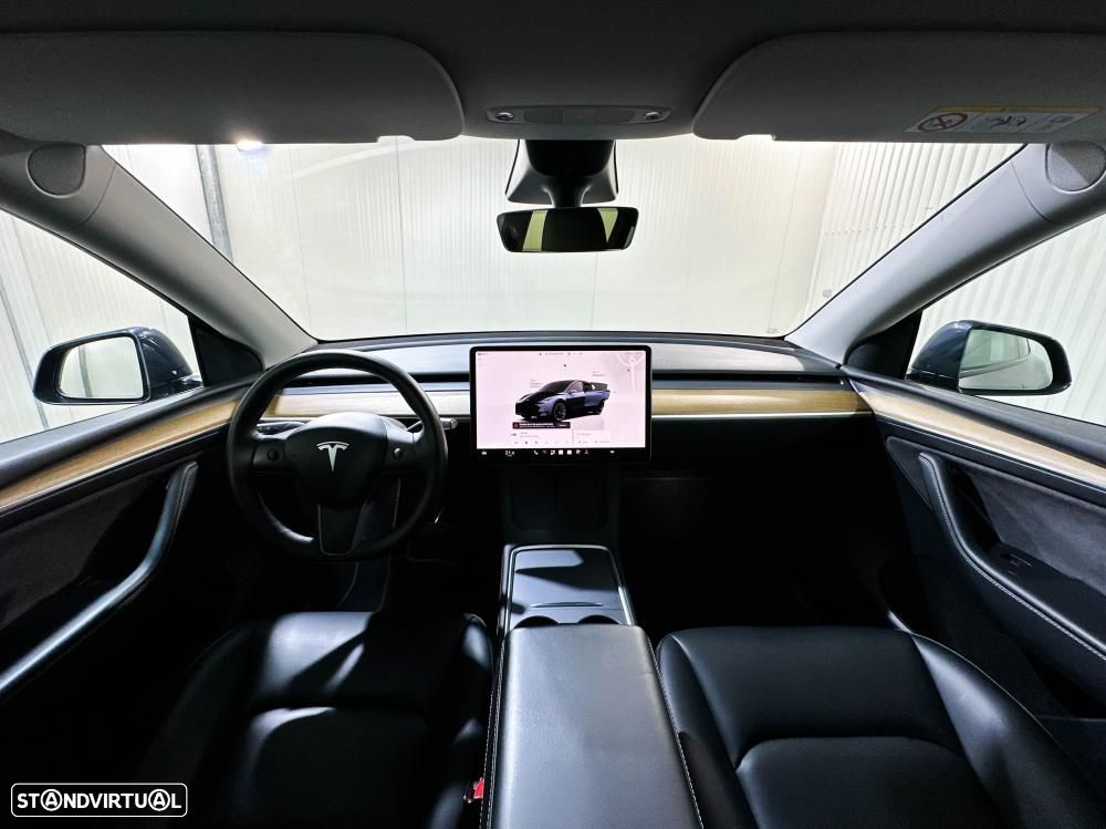 Tesla Model Y - 11