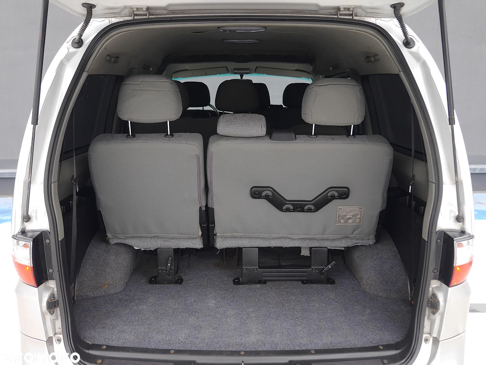 Hyundai H-1 2.5 CRDi Travel Family+ - 25