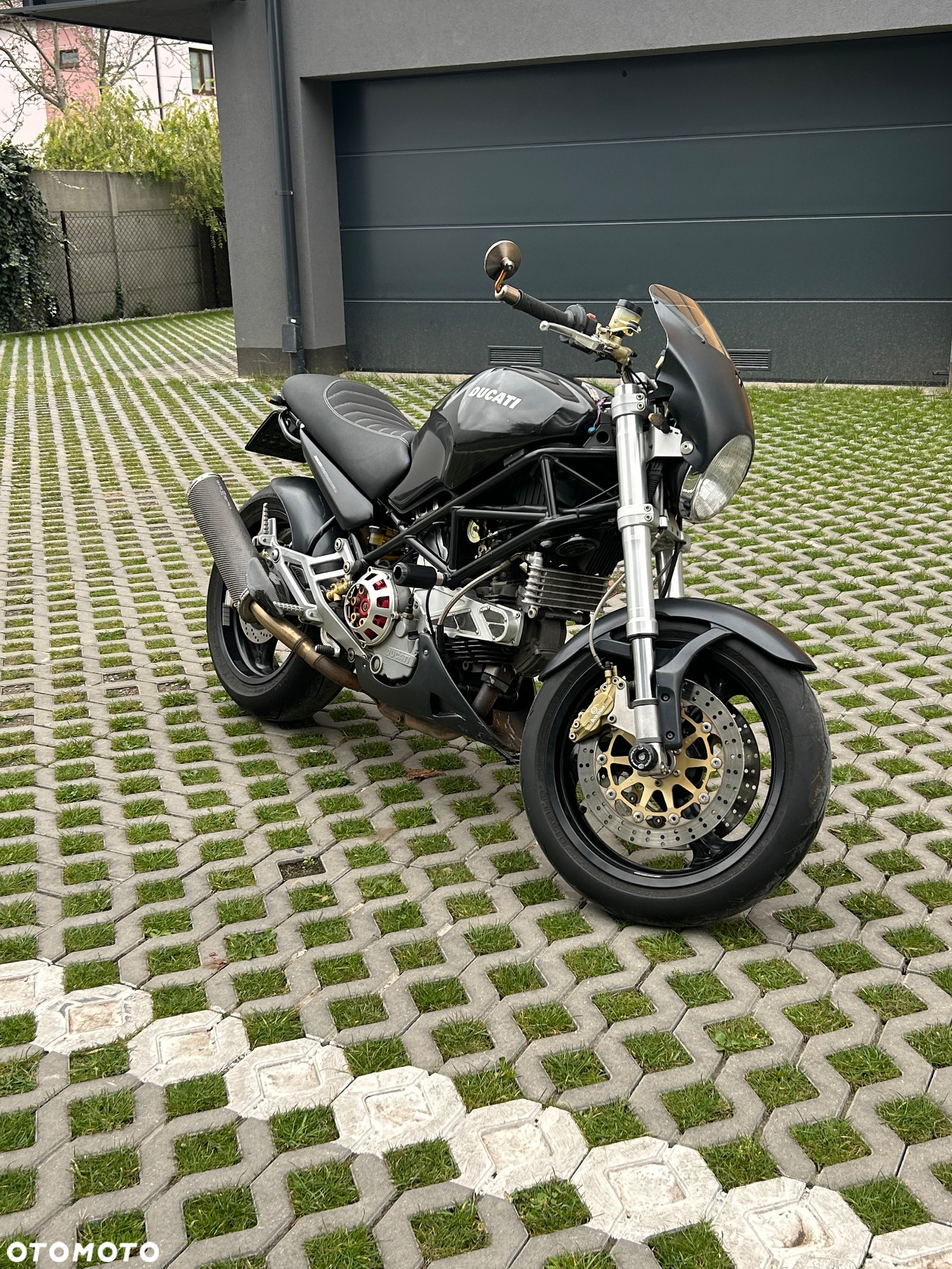Ducati 900 - 13