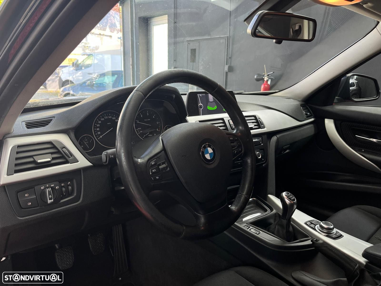 BMW 318 d Touring - 8