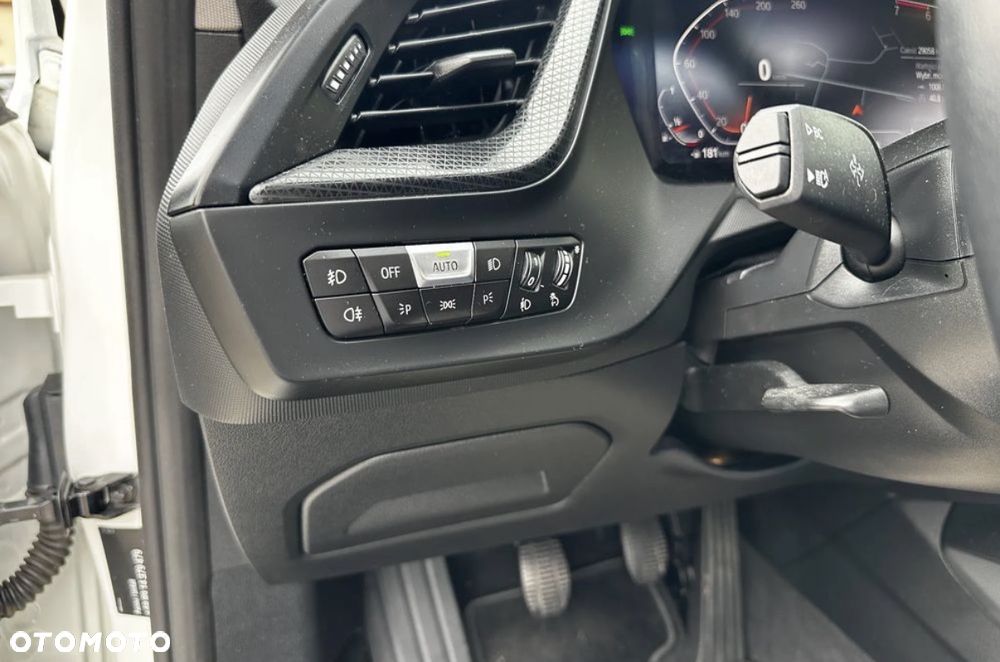 BMW Seria 1 118i Sport Line - 17