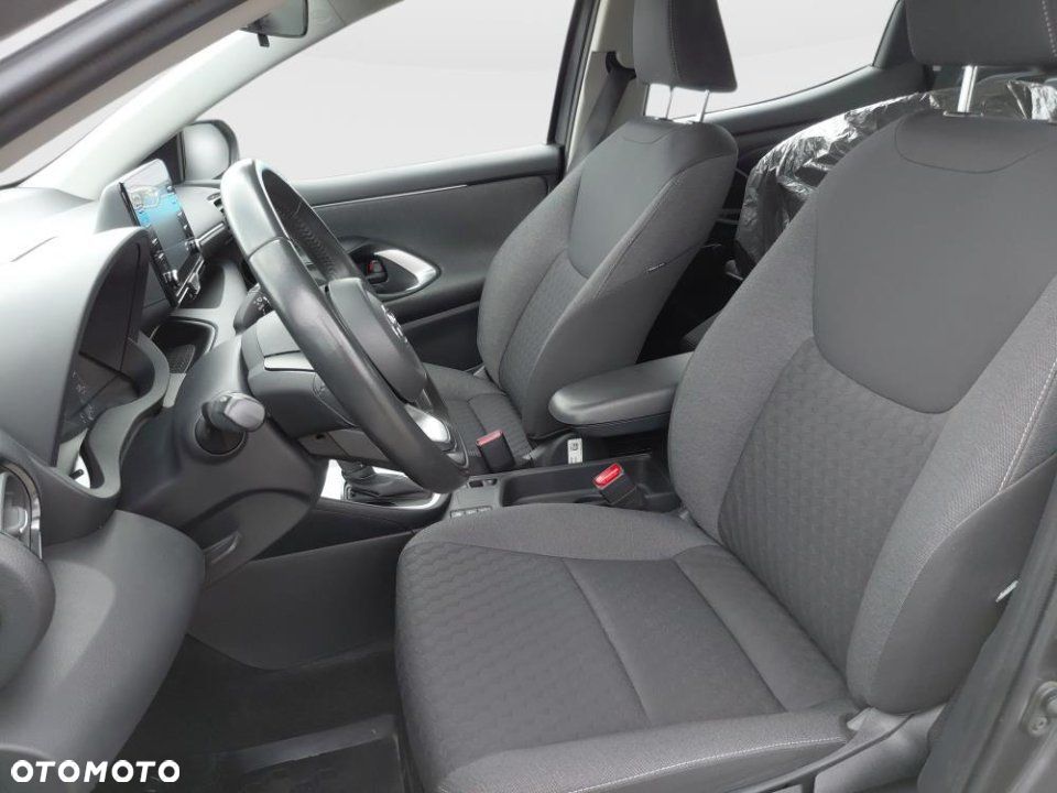 Toyota Yaris - 11