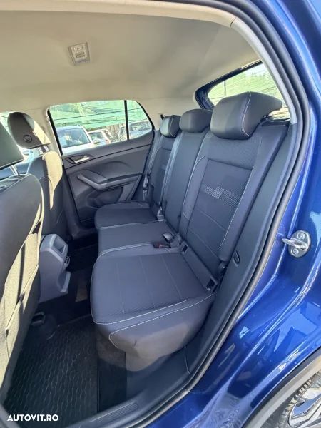 Volkswagen T-Cross - 13