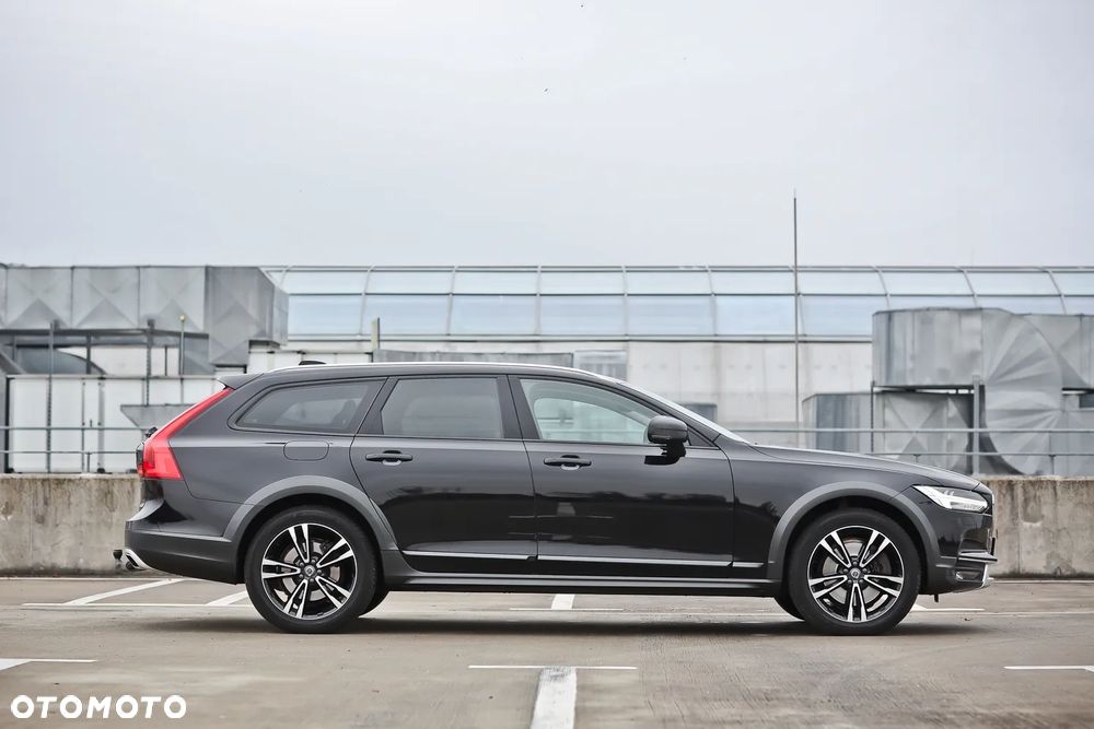 Volvo V90 Cross Country D5 SCR AWD Pro - 2
