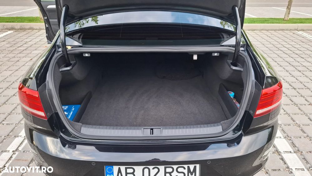 Volkswagen Passat 1.6 TDI Comfortline - 9