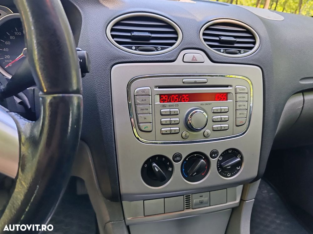 Ford Focus 1.6i Trend - 9