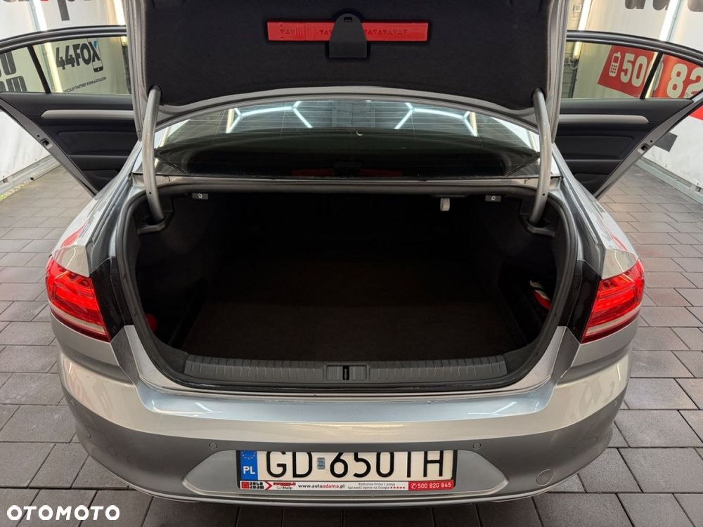 Volkswagen Passat - 35