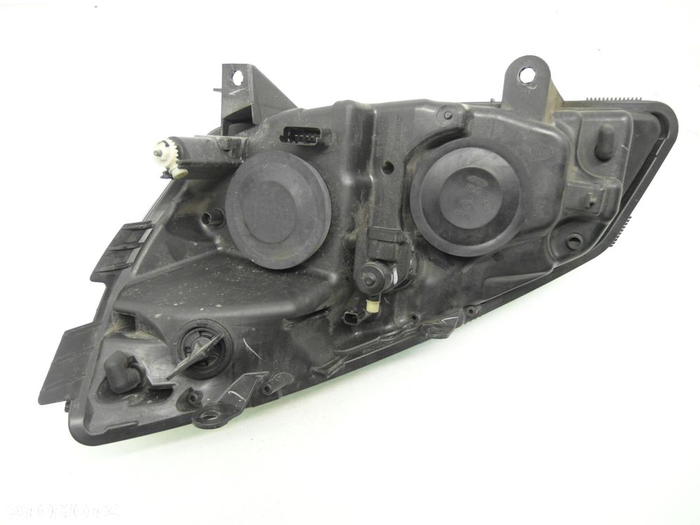 LAMPA PRAWA PRZEDNIA RENAULT SCENIC II 15810400RE - 11