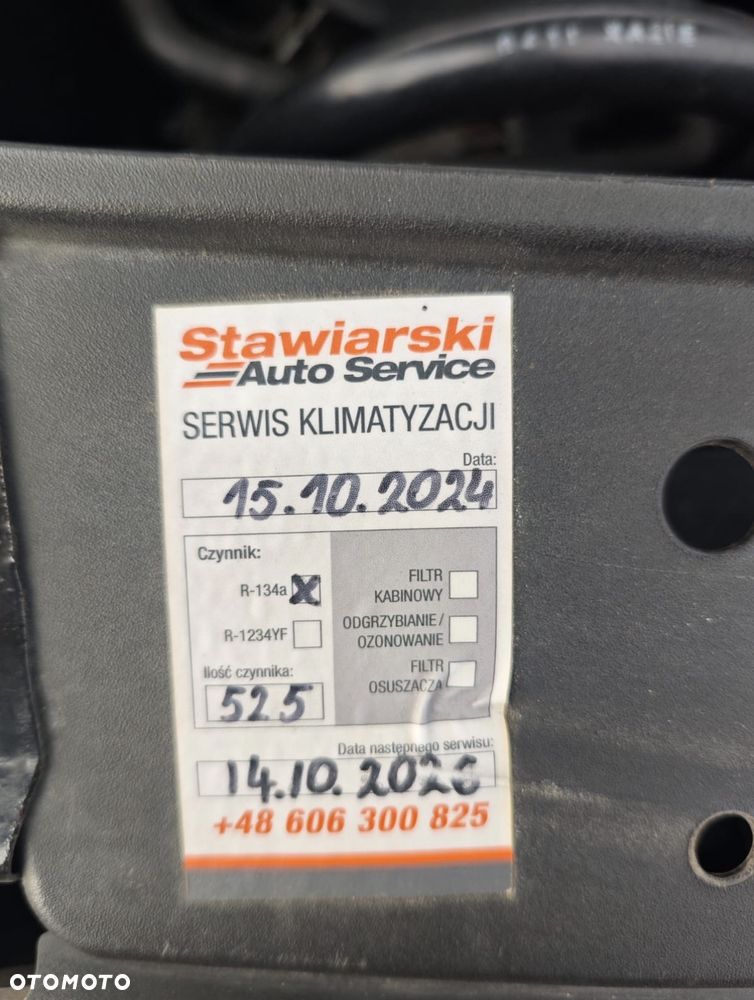 Volkswagen Touran 2.0 TDI Highline - 31