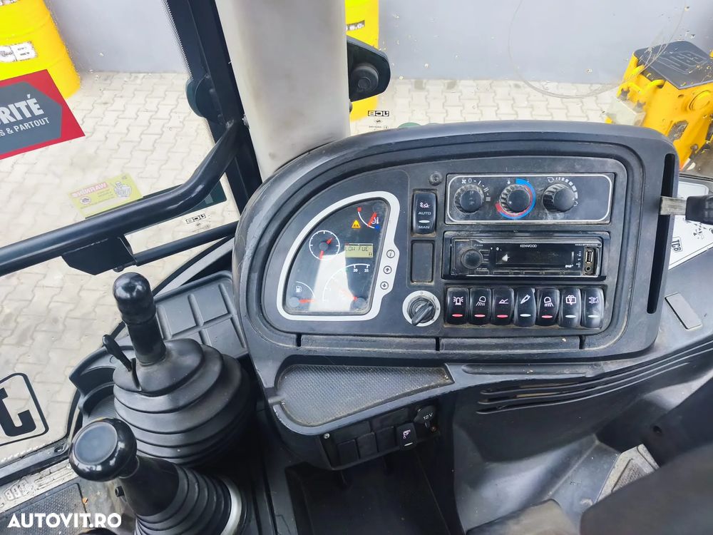 JCB 3CX - 7