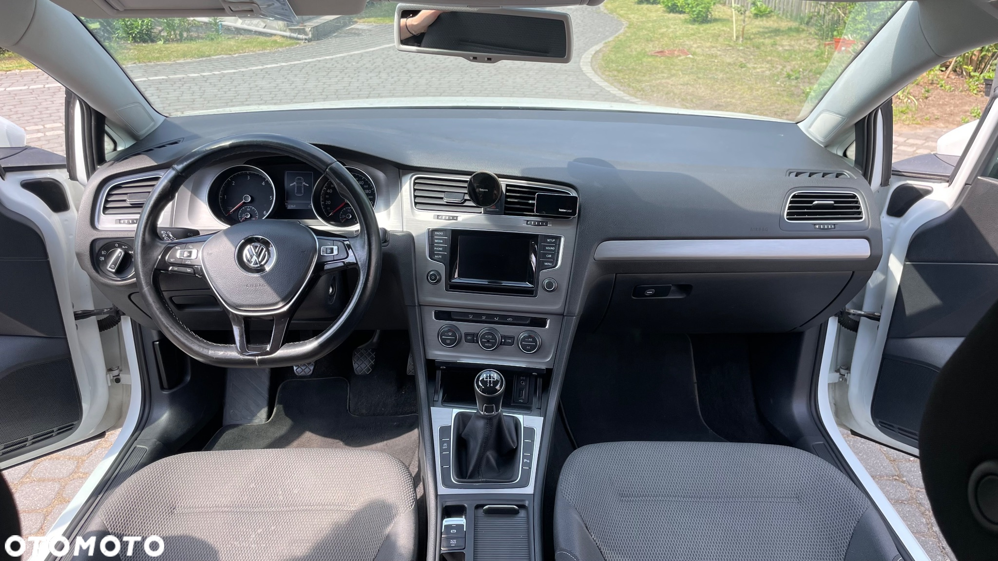 Volkswagen Golf 1.6 TDI BlueMotion Technology Comfortline - 8
