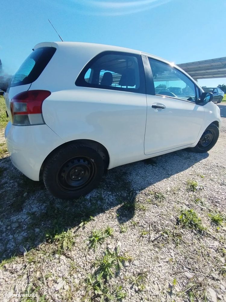 Toyota Yaris - 4