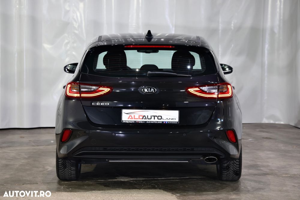 Kia Ceed - 37