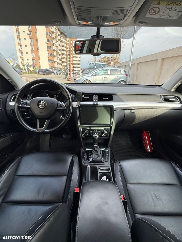 Skoda Superb 2.0 TDI Green tec DSG Elegance - 16