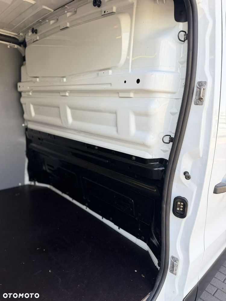 Opel Vivaro - 16