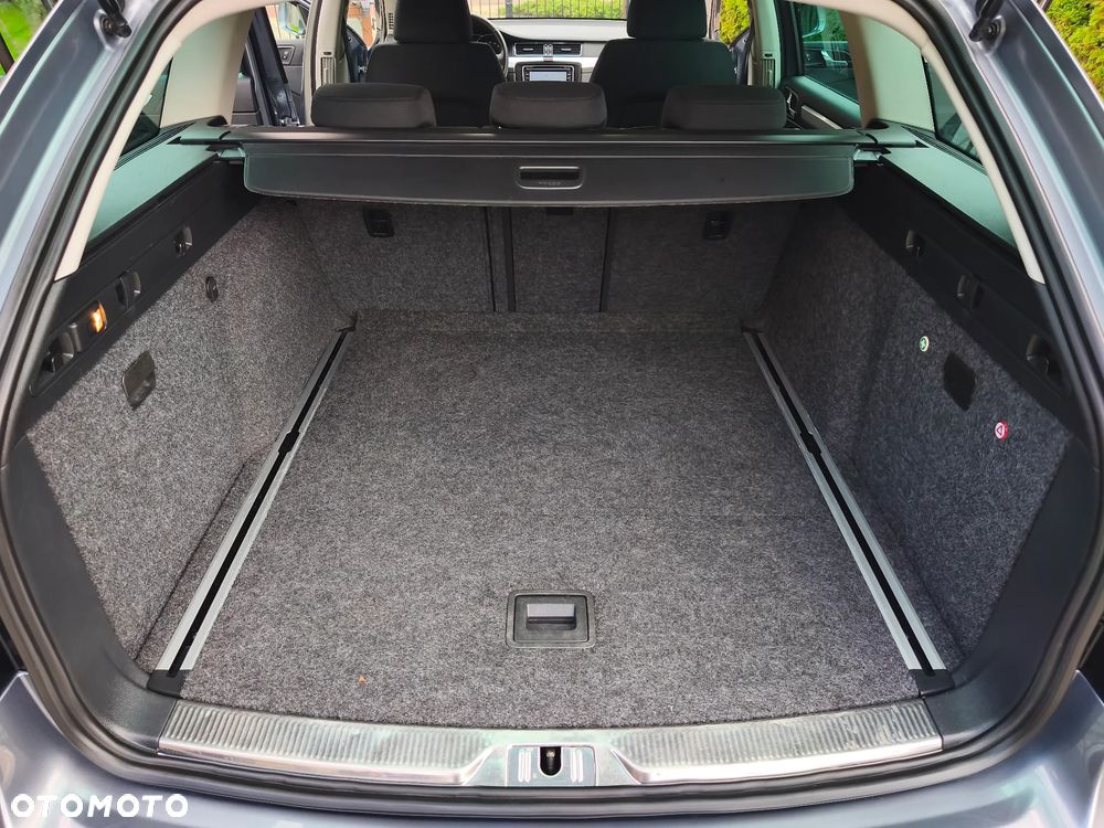 Skoda Superb 1.8 TSI FAMILY - 32