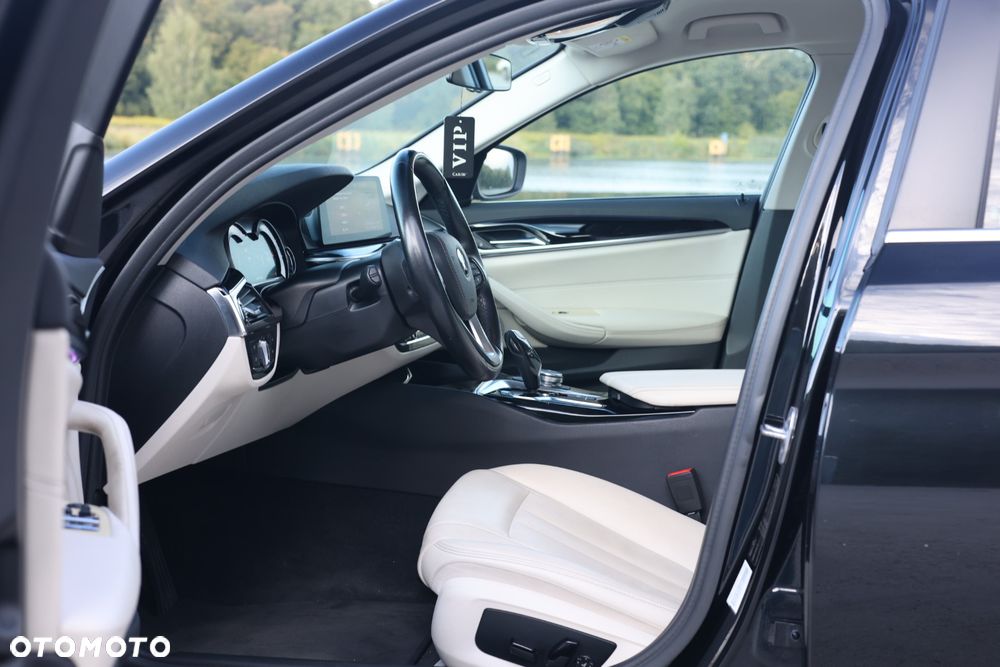 BMW Seria 5 520i GPF M Sport sport - 13