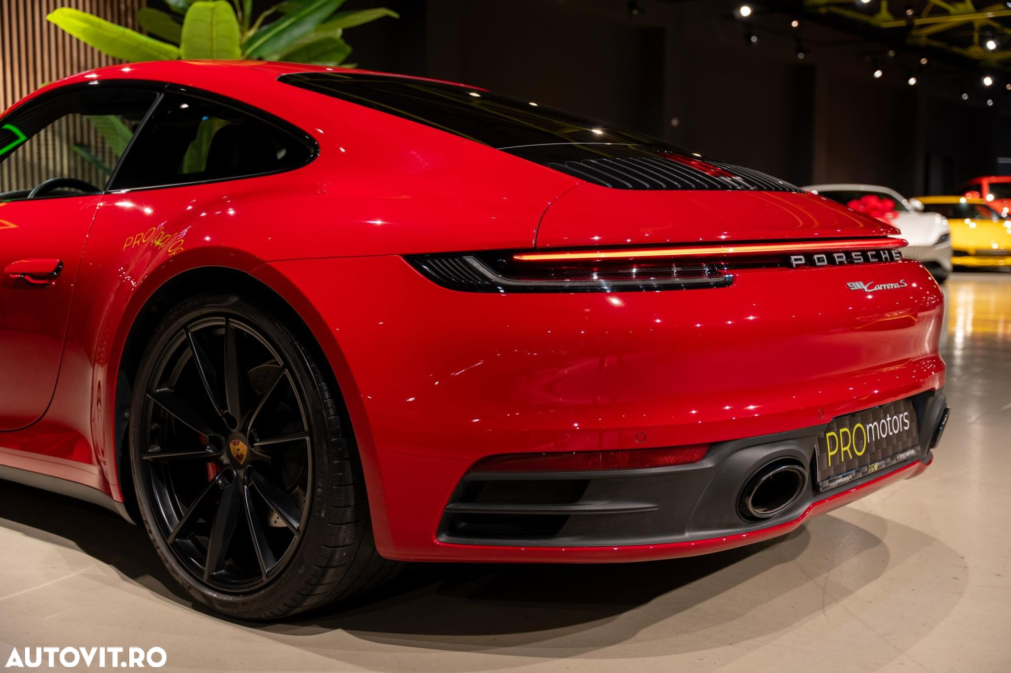 Porsche 911 Carrera S - 12