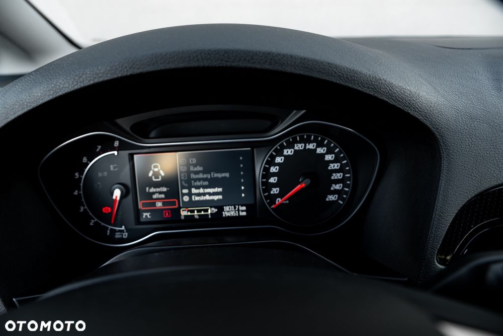 Ford S-Max 2.0 EcoBoost Titanium - 28