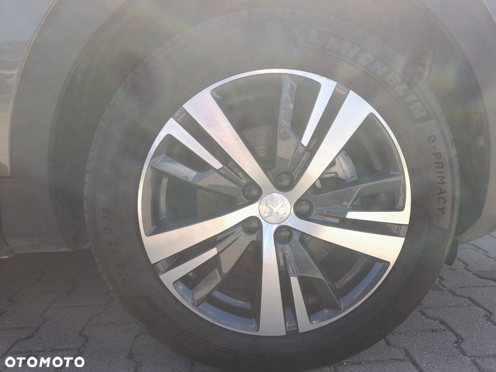 Peugeot 3008 1.2 PureTech mHEV Allure Pack S&S e-DCS6 - 10