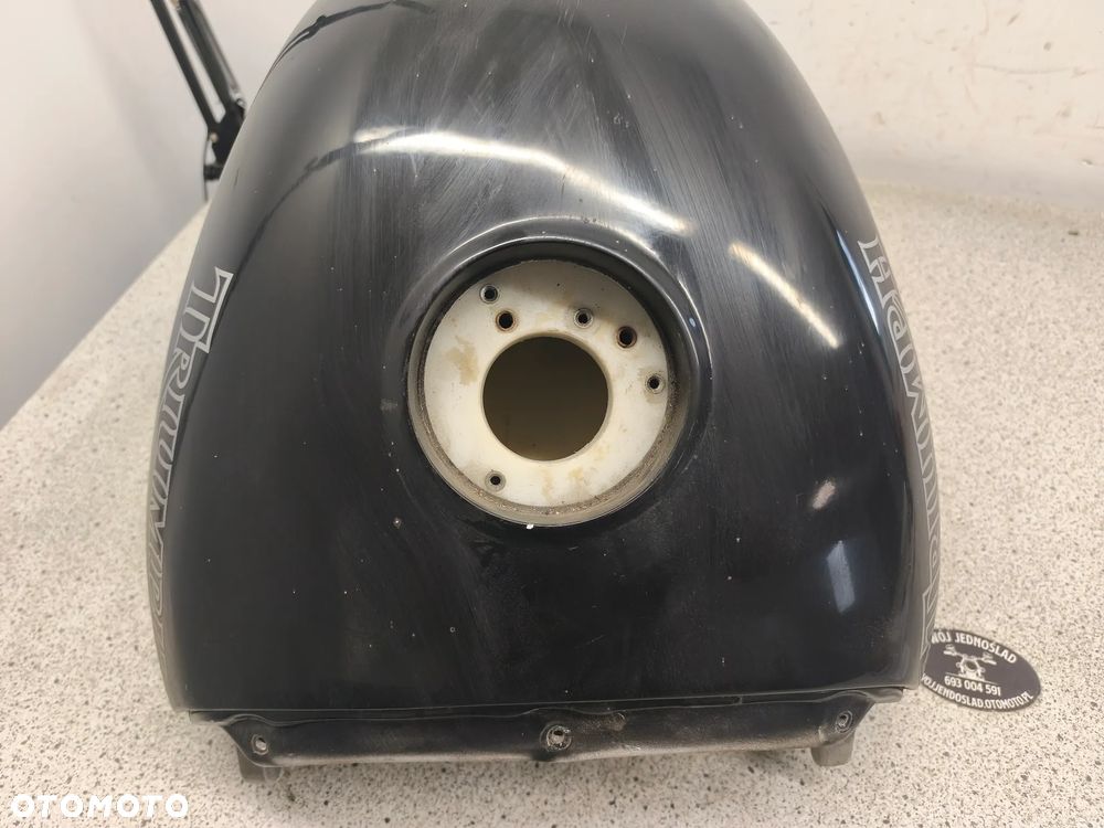 Bak, zbiornik paliwa Triumph Daytona 955i 955 - 8