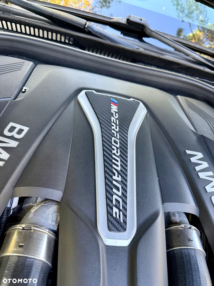 BMW Seria 5 M550i xDrive - 16