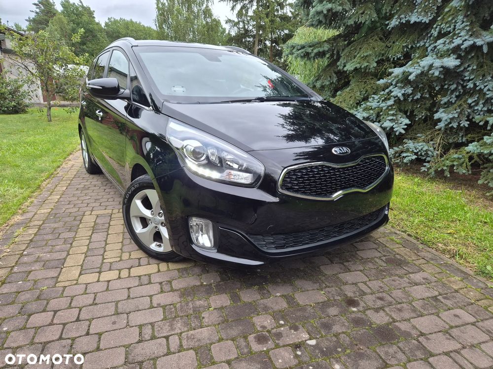 Kia Carens - 3