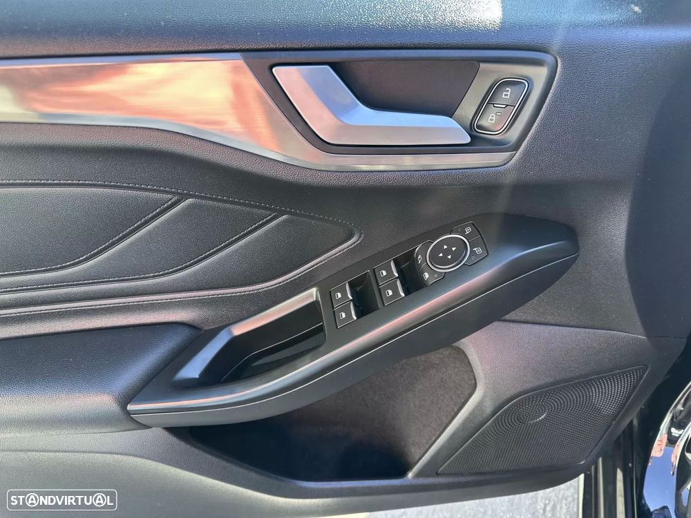 Ford Focus 1.0 EcoBoost S&S TITANIUM - 10
