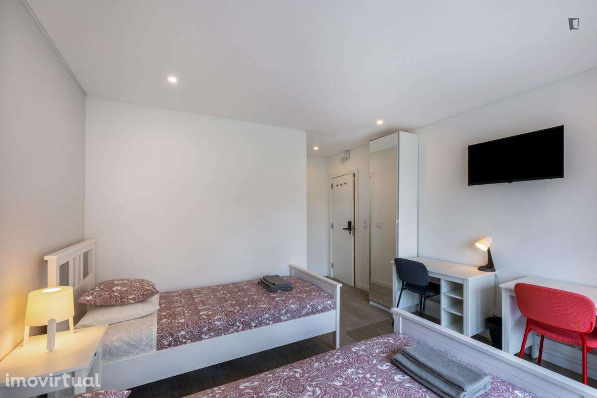 Quarto - localizado em Alameda Lisbon - Grande imagem: 3/13