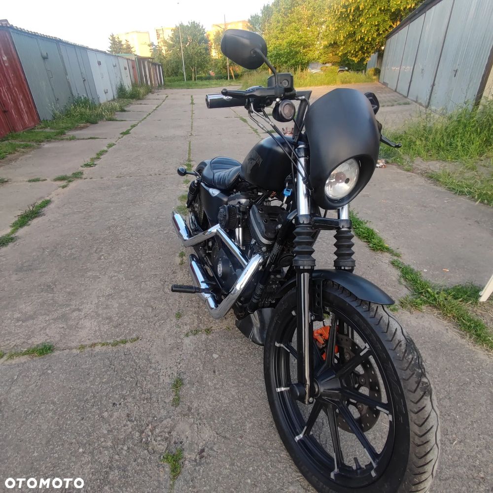 Harley-Davidson Sportster Iron 883 - 3