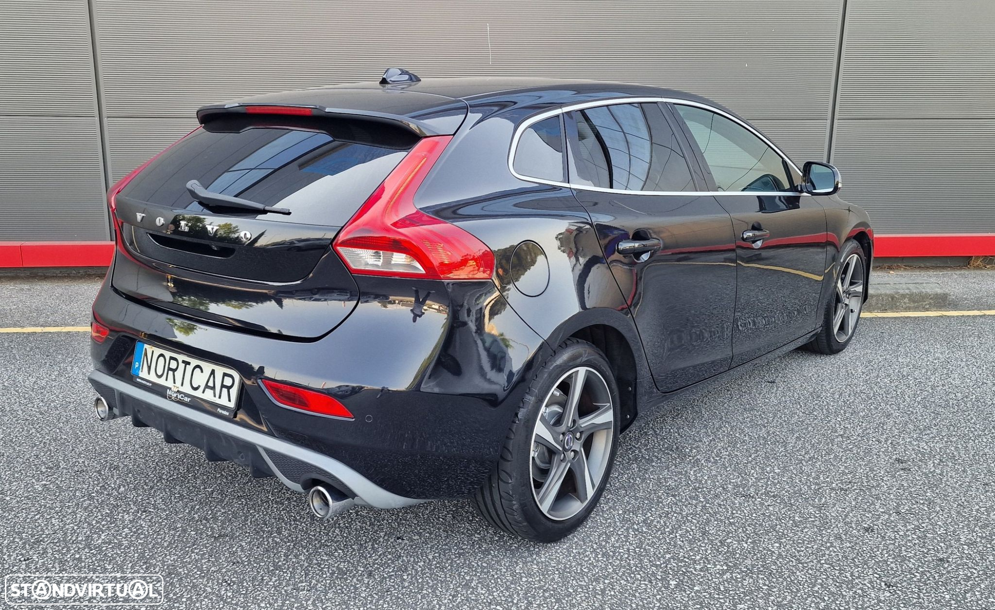 Volvo V40 1.6 D2 R-Design - 4