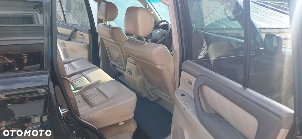 Toyota Land Cruiser - 17