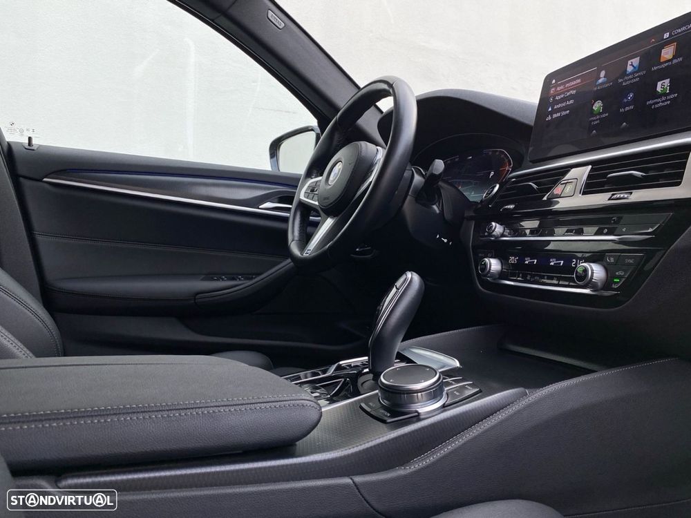 BMW 520 d Pack Desportivo M Auto - 14