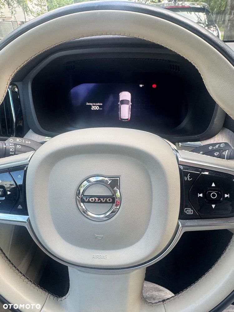 Volvo XC 60 B4 B Plus Dark - 11
