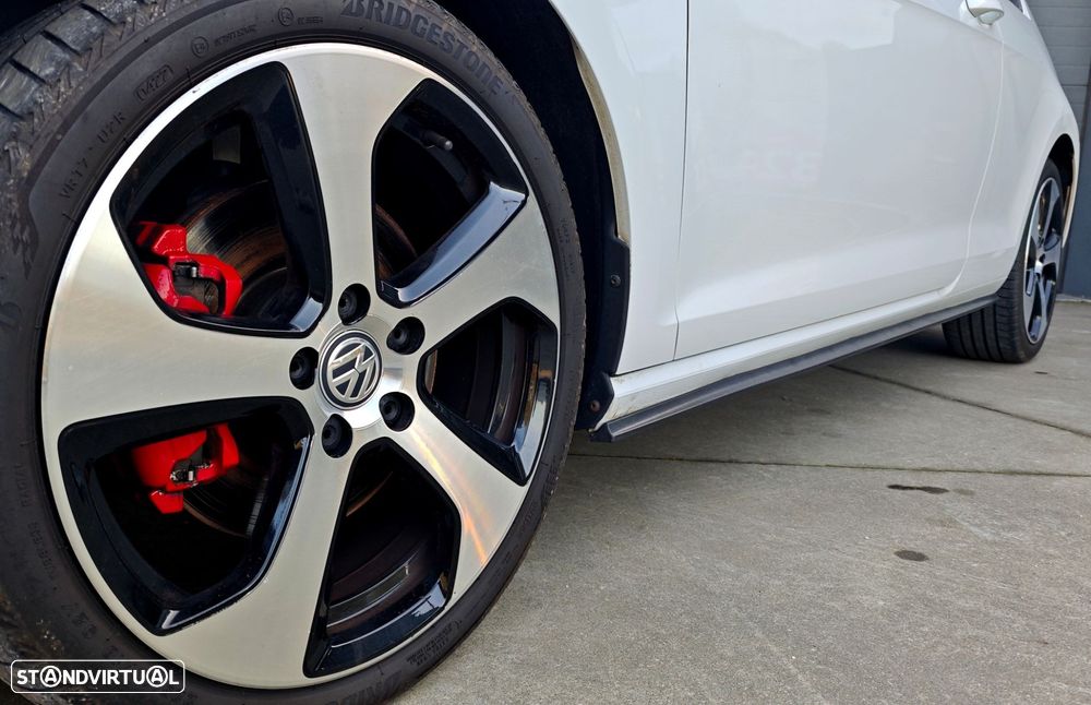 VW Golf 2.0 TSi GTi - 40