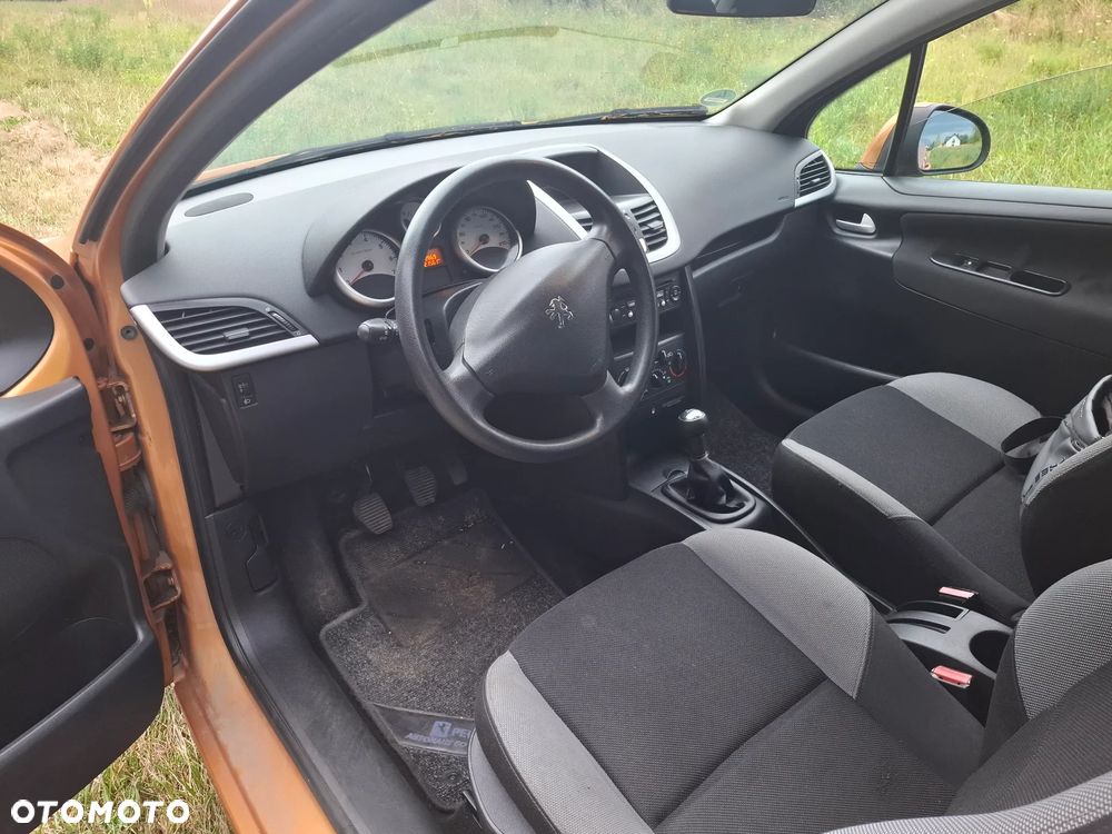 Peugeot 207 1.4 16V Trendy - 8