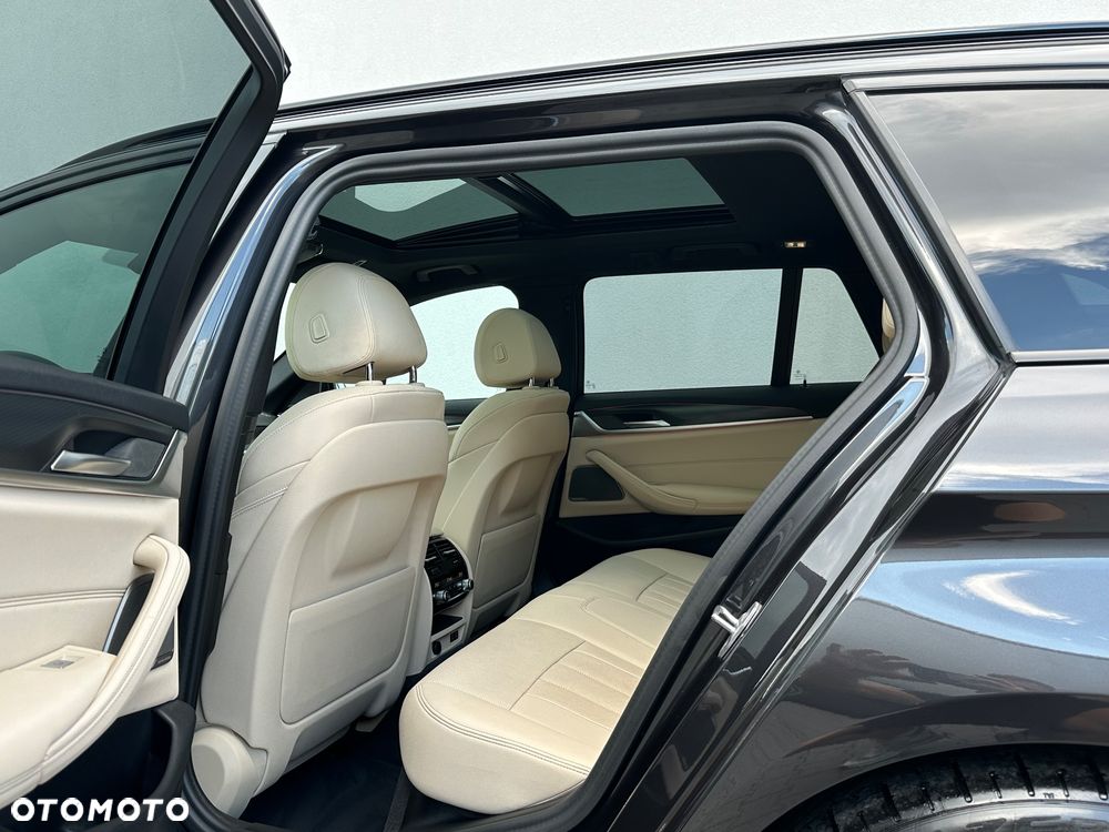 BMW Seria 5 530e M Sport sport - 28