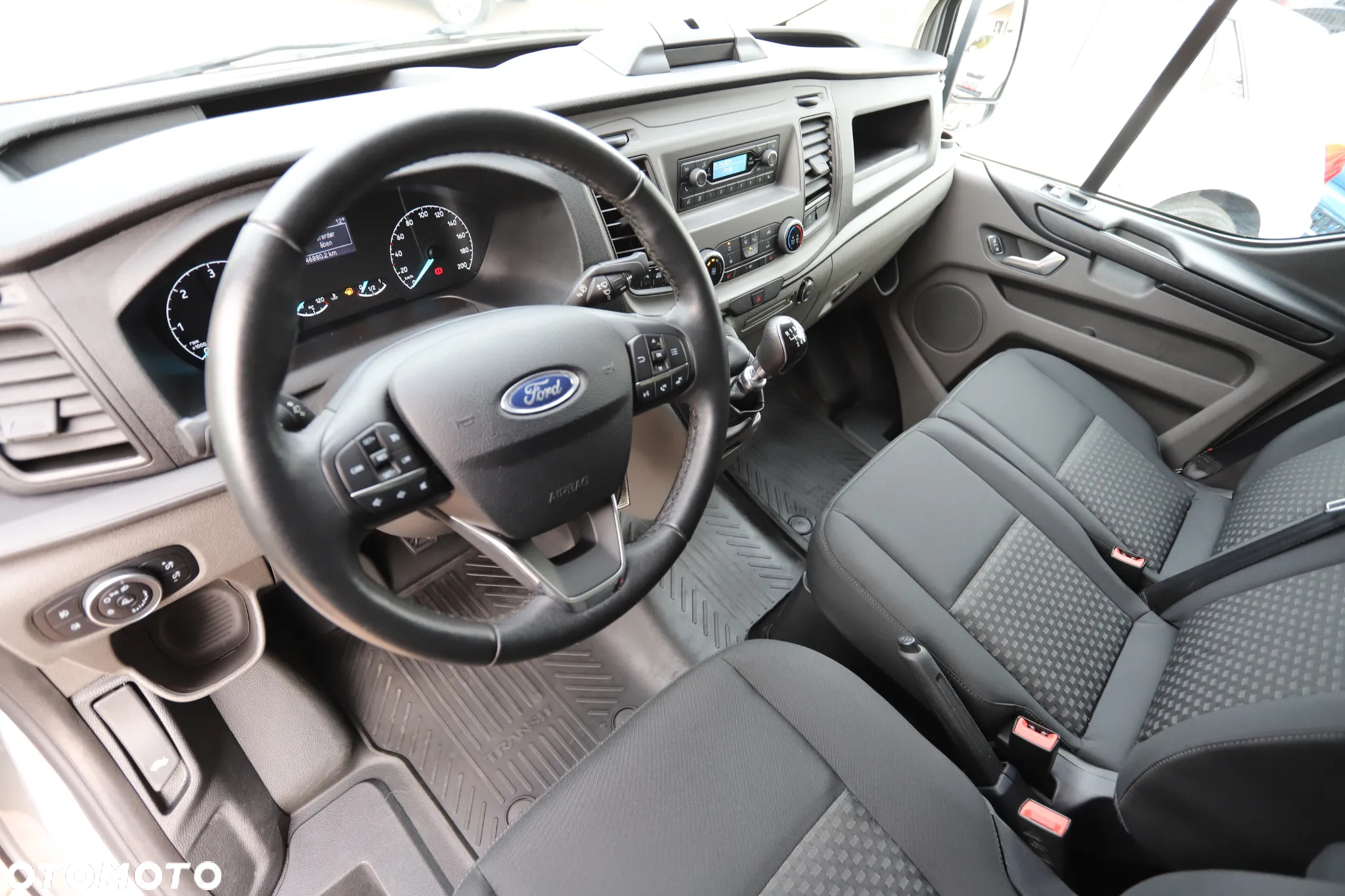 Ford Custom - 15