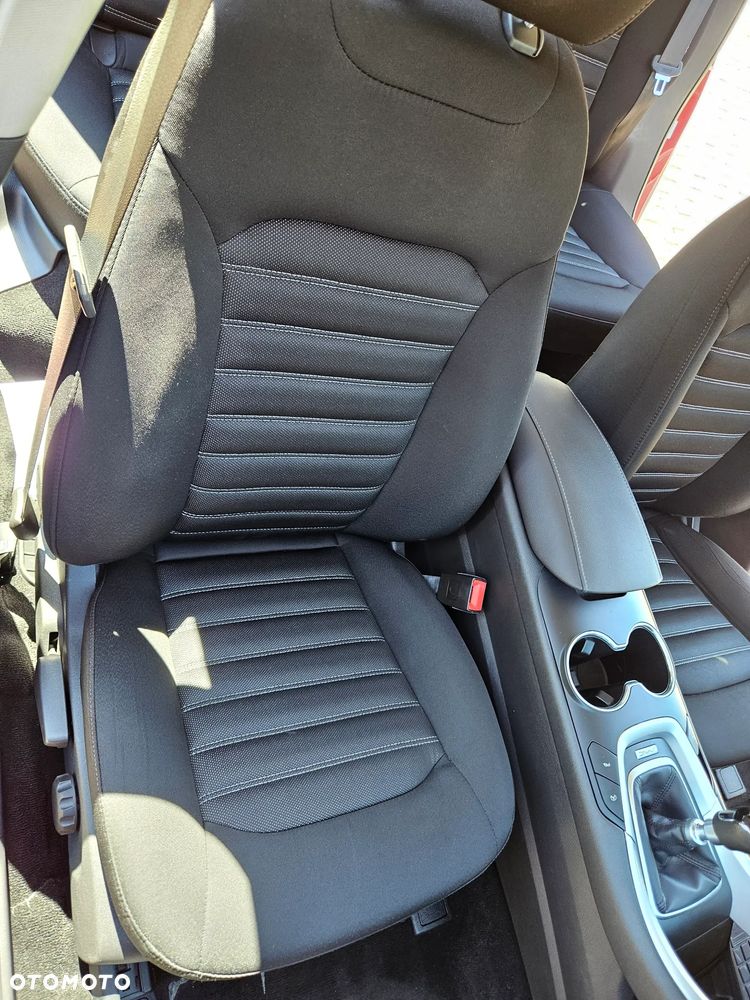 Ford Mondeo 1.5 EcoBoost Ambiente Plus - 29