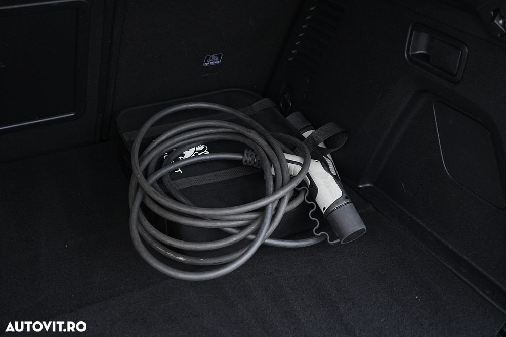 Peugeot 3008 Hybrid 225 e-EAT8 GT Pack - 13