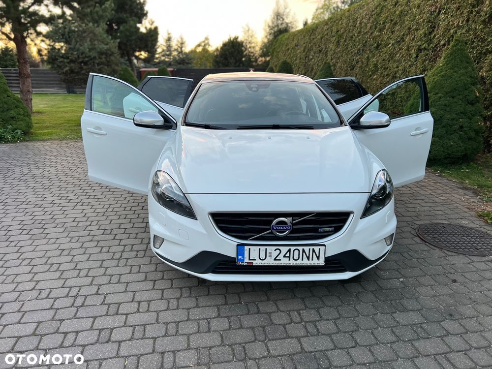 Volvo V40 D2 R-Design - 8