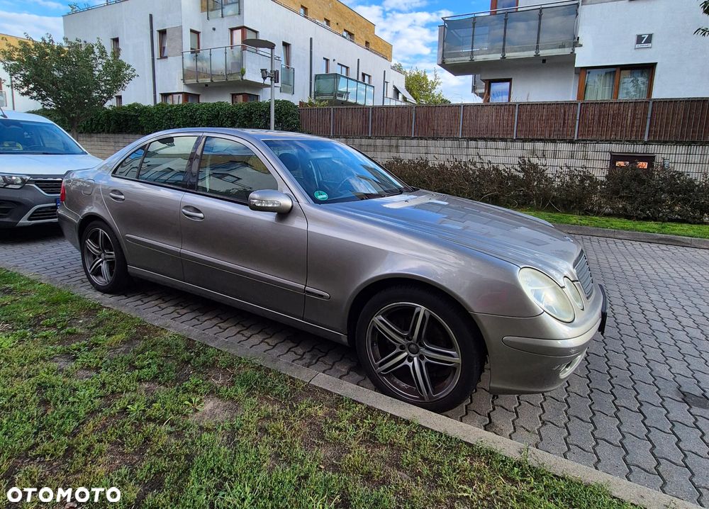Mercedes-Benz Klasa E 200 Kompressor Automatik Classic - 3