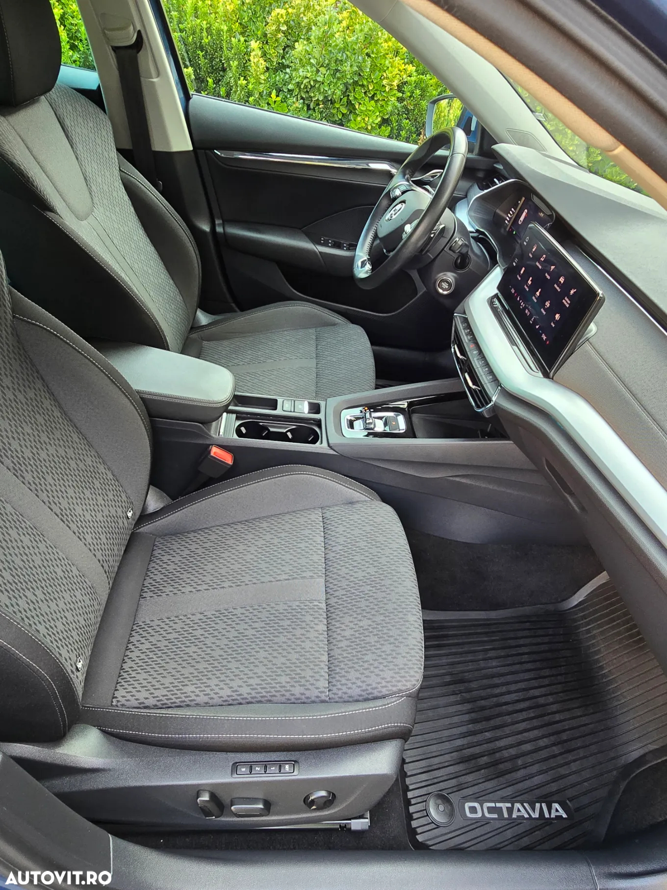 Skoda Octavia 2.0 TDI DSG First Edition - 8