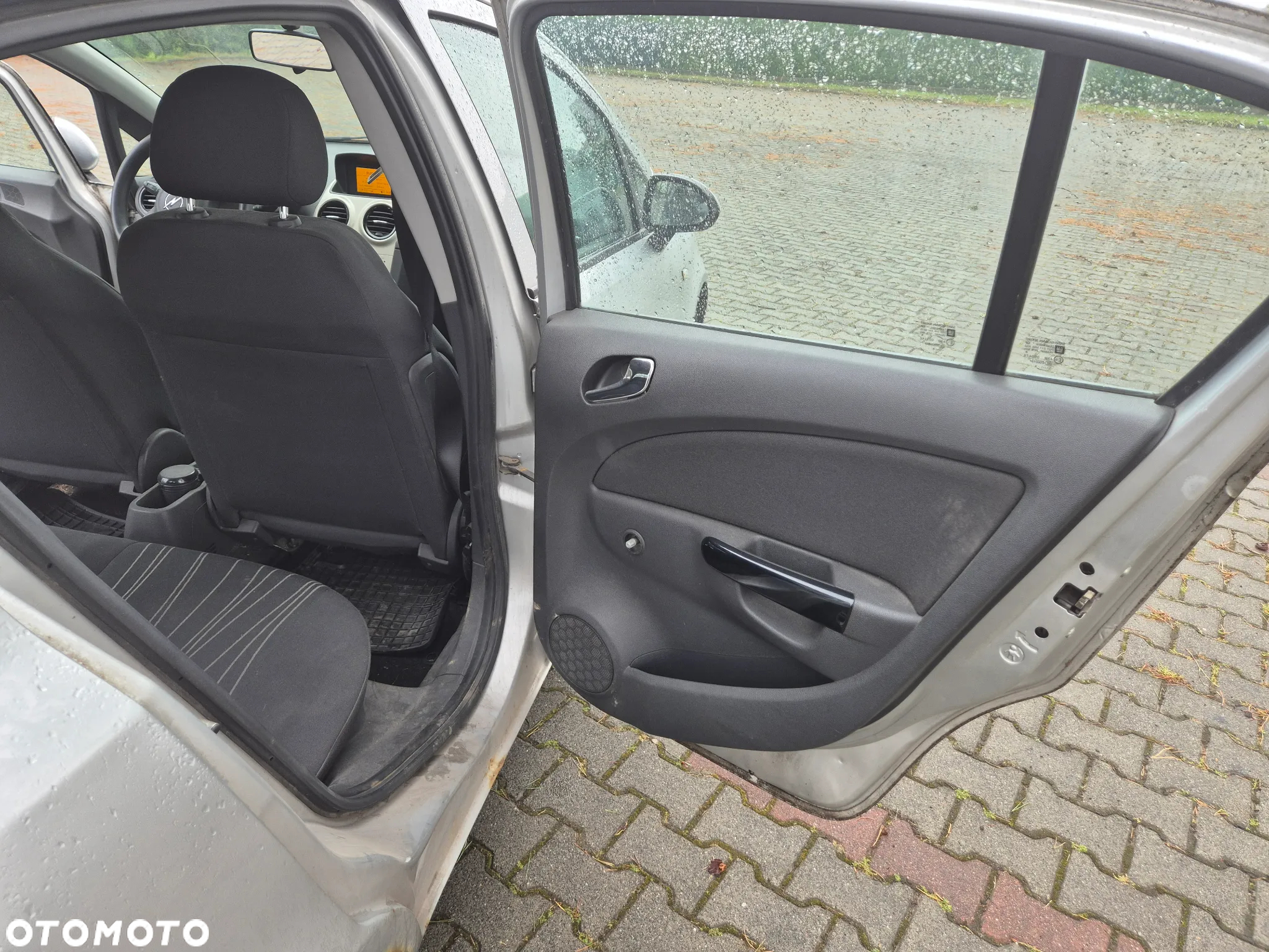 Opel Corsa 1.4 16V Cosmo - 9