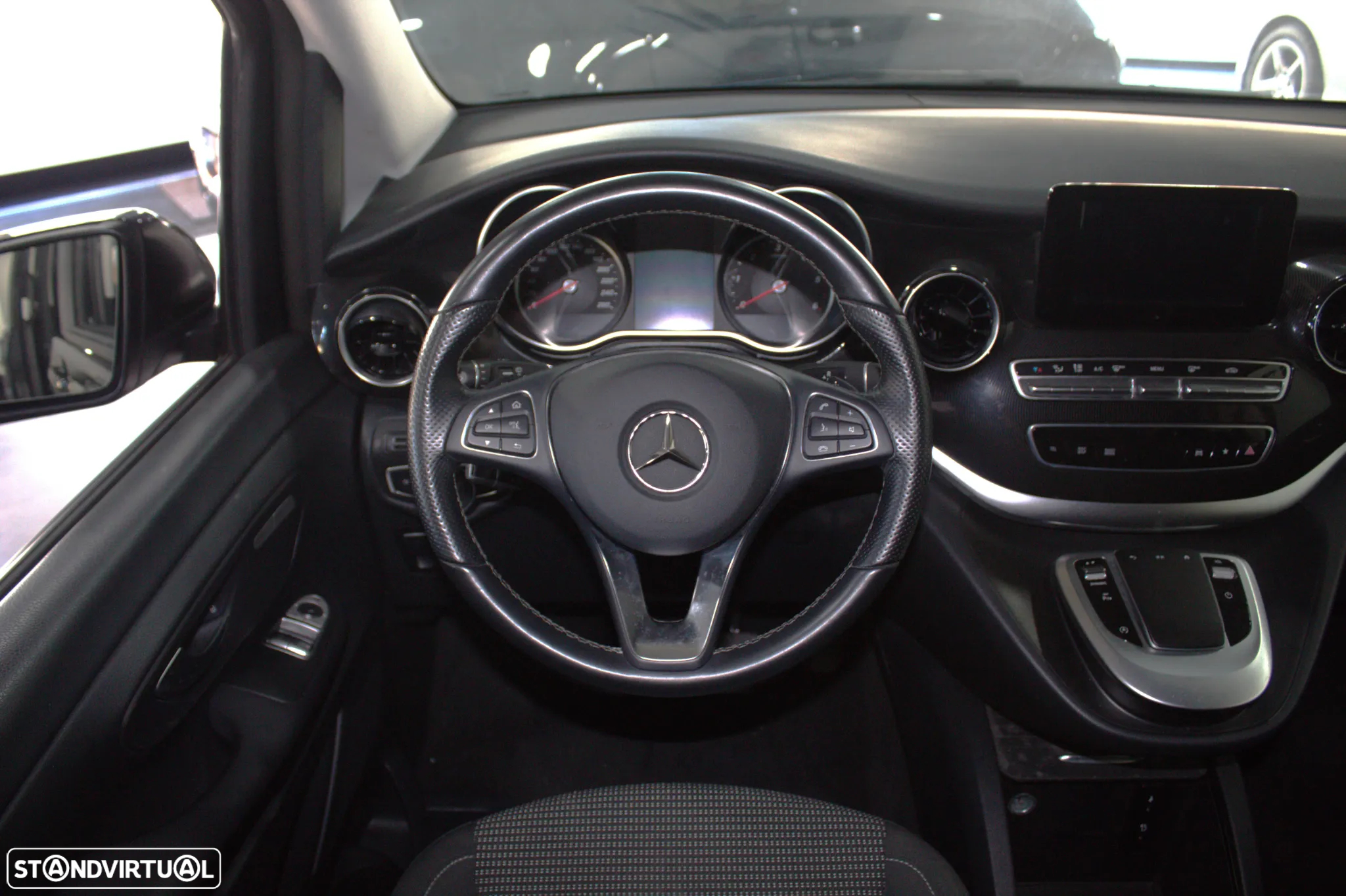 Mercedes-Benz V 220 d Longo Avantgarde - 9