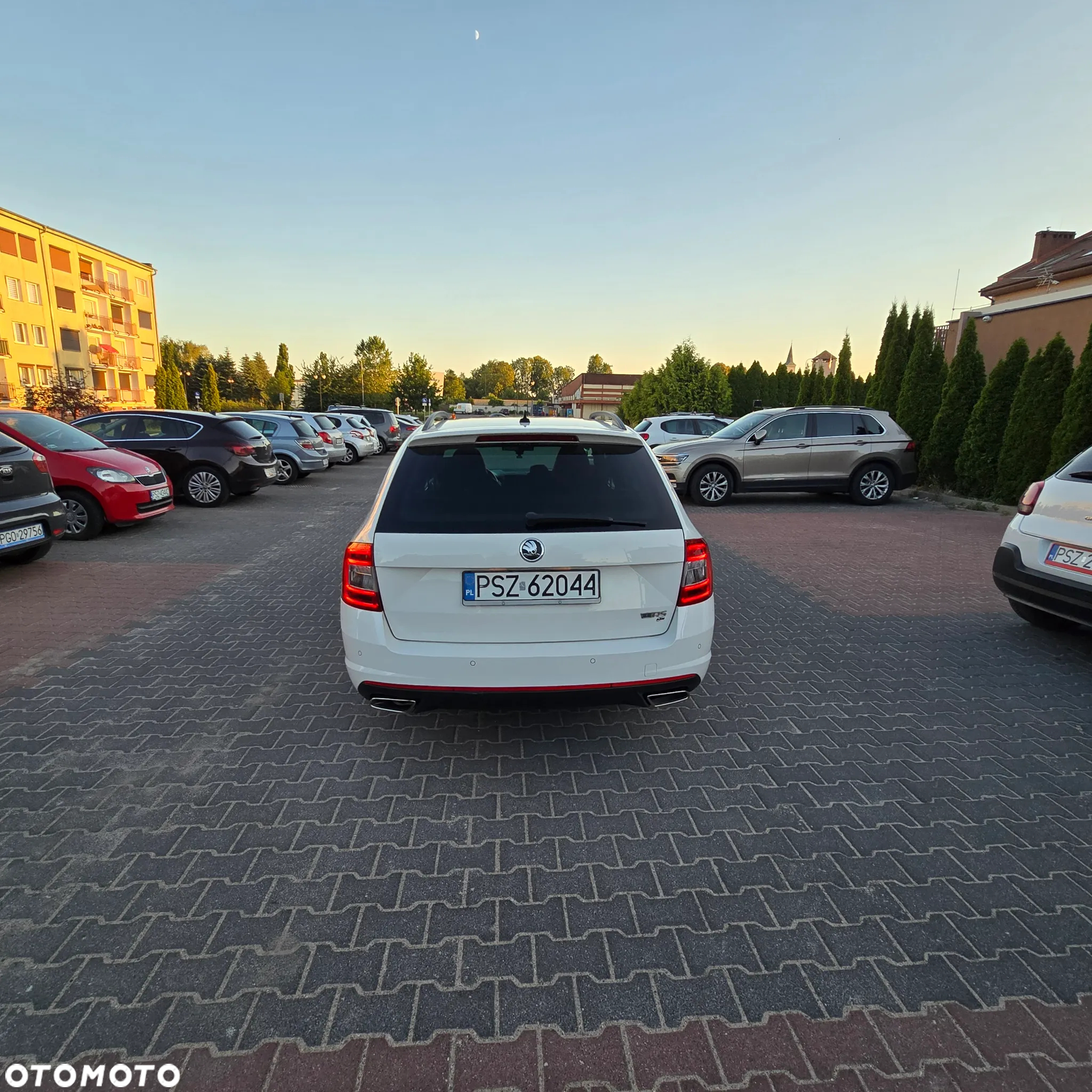 Skoda Octavia Combi 2.0 TDI RS - 10