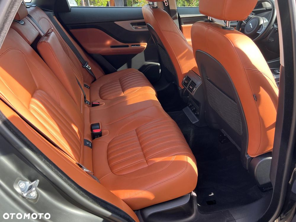 Jaguar F-Pace 2019 photo 4